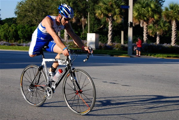 Légende du triathlon Dominique Benassi...