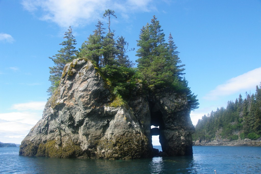 IMGP3285 l'îlot de la serrure et 10 métres de marée.