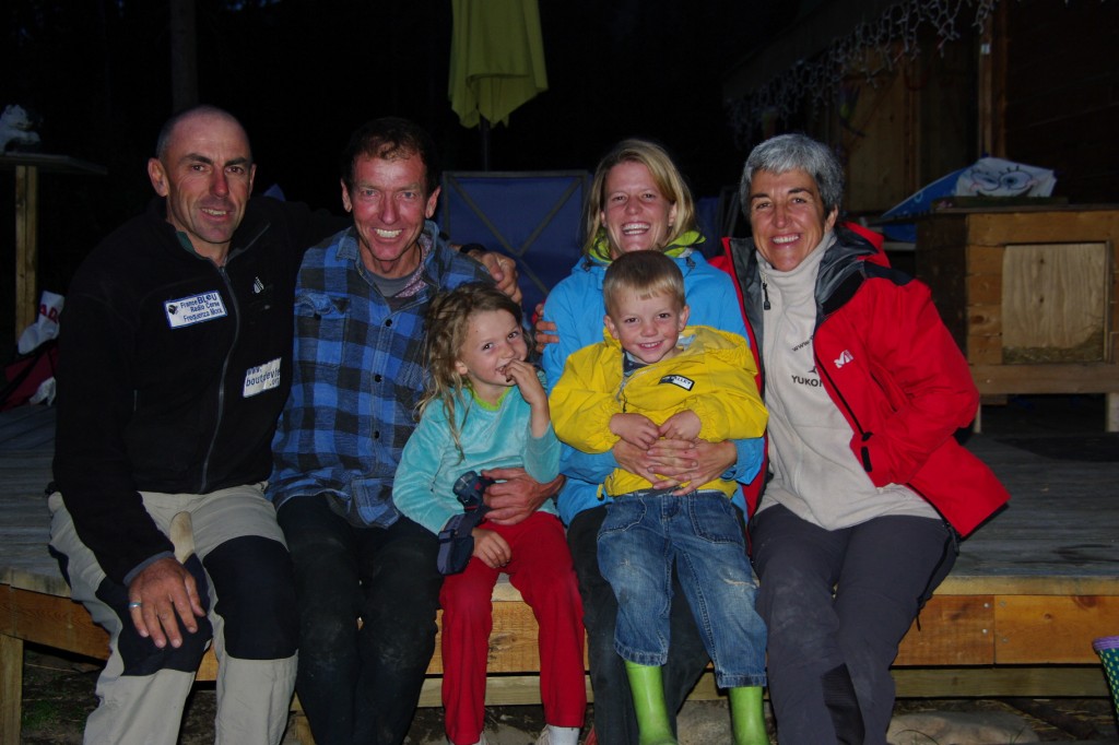 Robert et Carmen avec Lou et Anju.