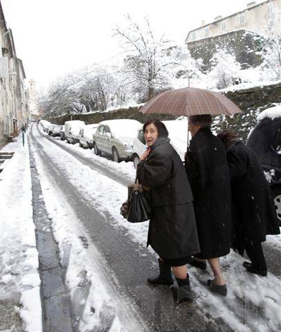 corse sous la neige