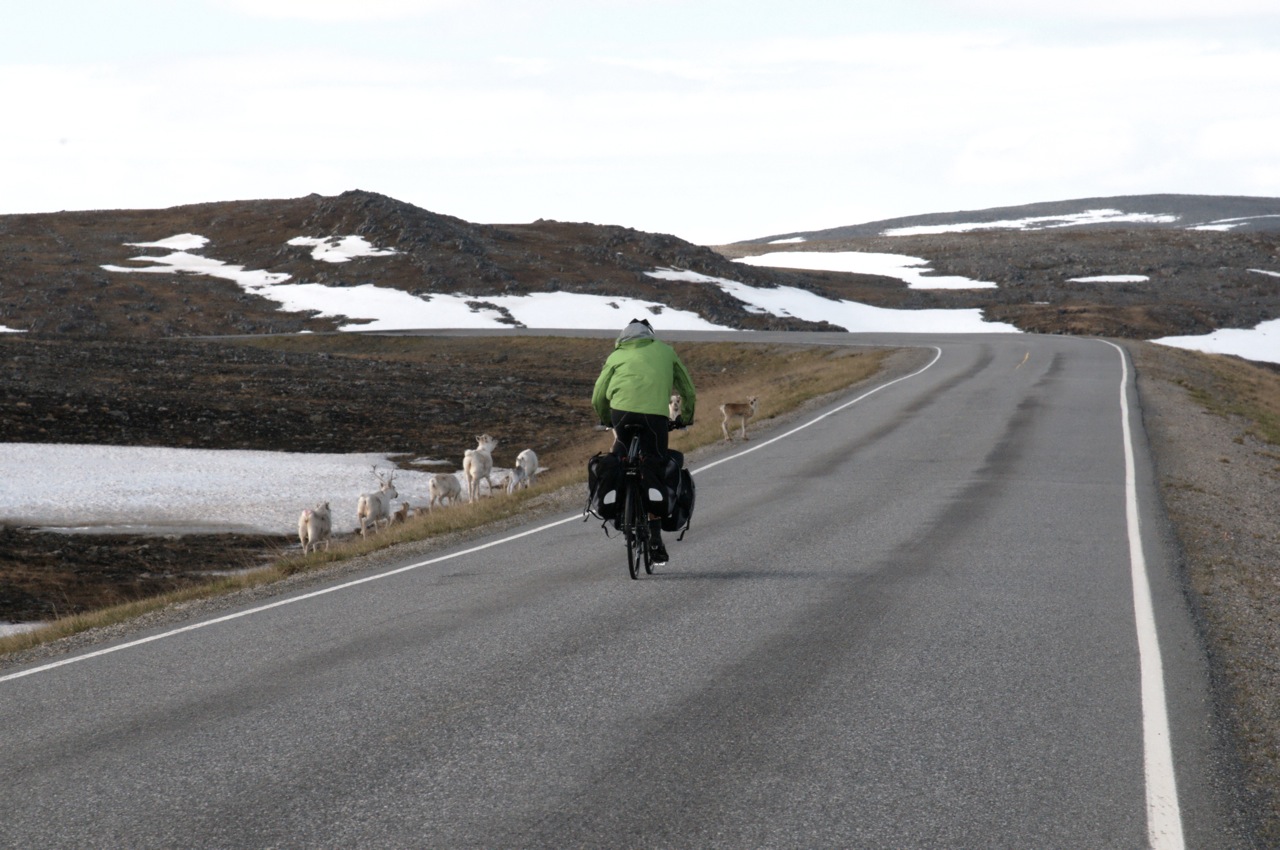 Il y a deux mois déjà je prenais la route là haut dans le grand Nord...